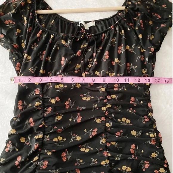 Ruched Floral Print Bodycon Short Sleeve Mini Dress - Picture 3 of 12